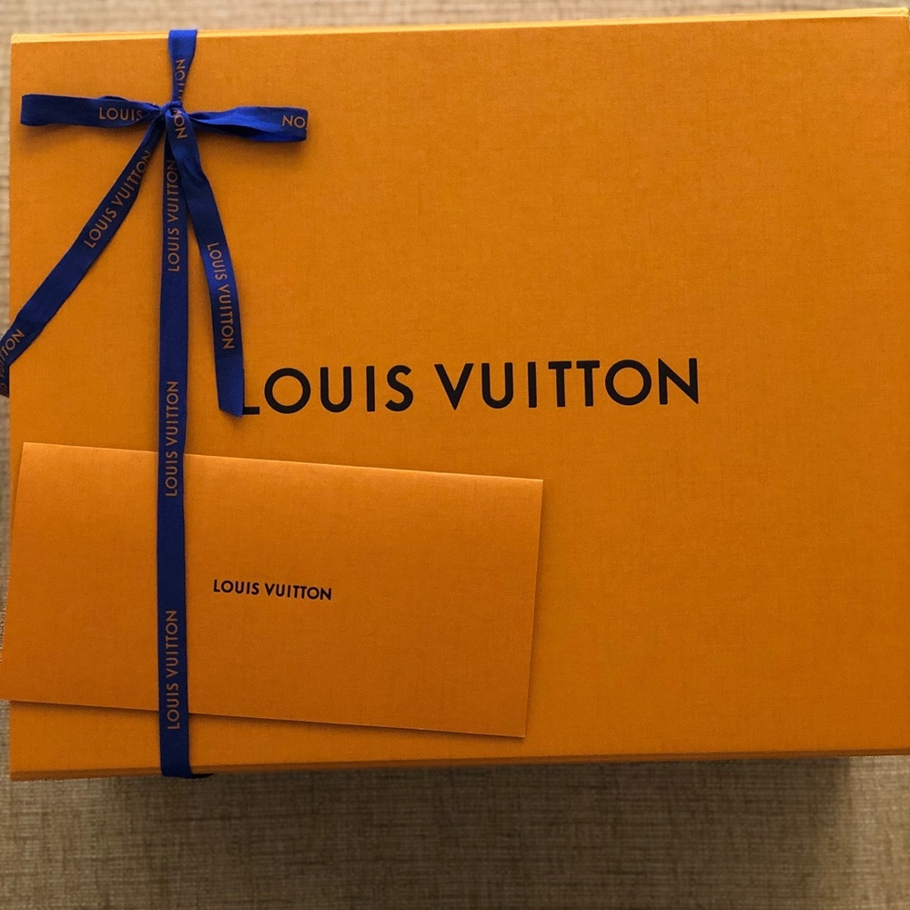Louis Vuitton Gift Box 🎁 (L)